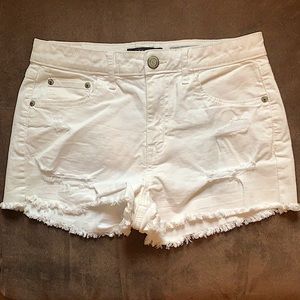 white aeropostale shorts